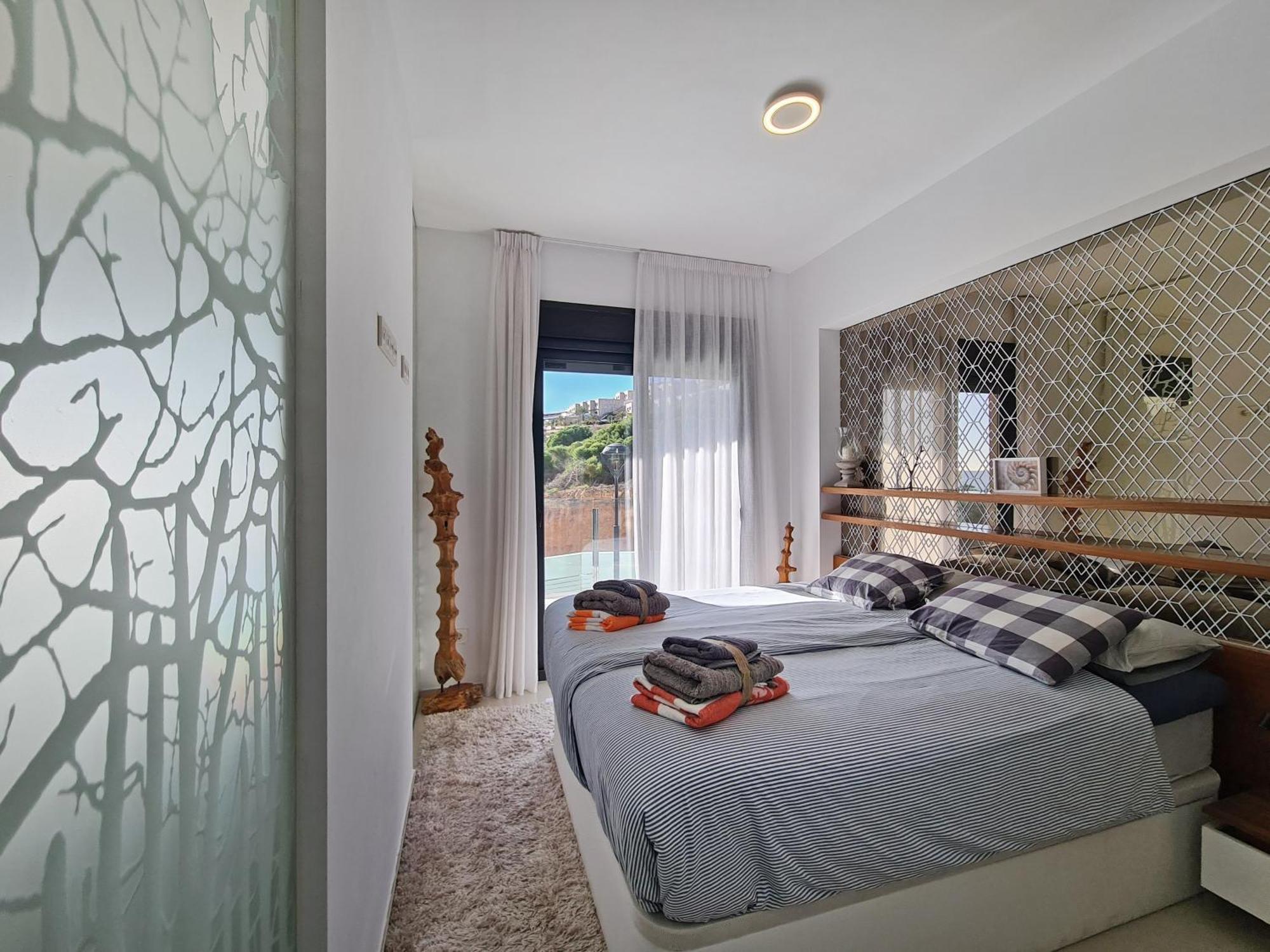Beachfront Luxury Apartments By Nras Arenales del Sol Pokoj fotografie