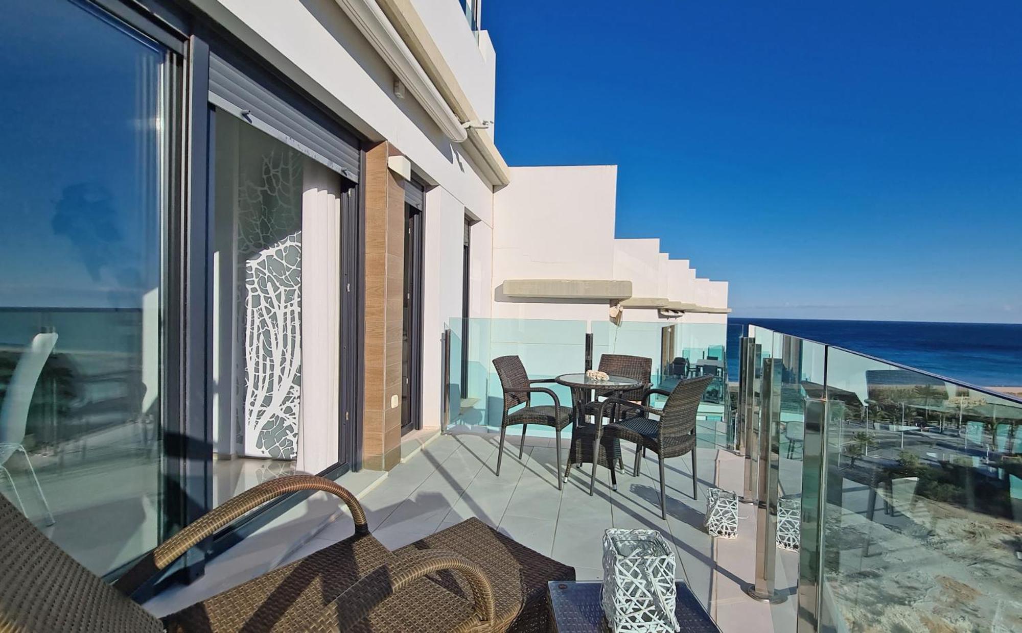 Beachfront Luxury Apartments By Nras Arenales del Sol Pokoj fotografie